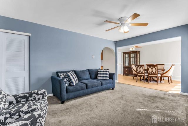 6 Middlesex Road, Matawan, NJ 07747