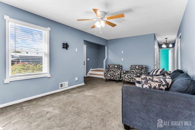 6 Middlesex Road, Matawan, NJ 07747