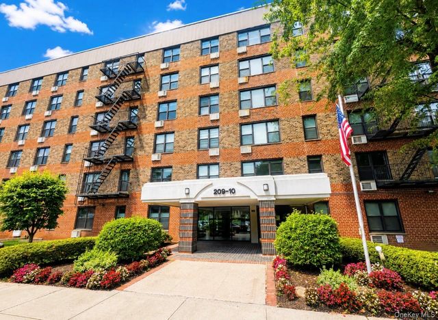209-10 41st Ave 3N, Bayside, NY 11361