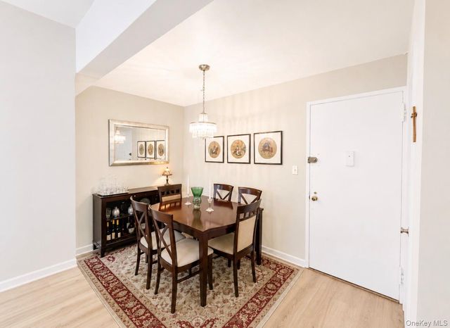 209-10 41st Ave 3N, Bayside, NY 11361
