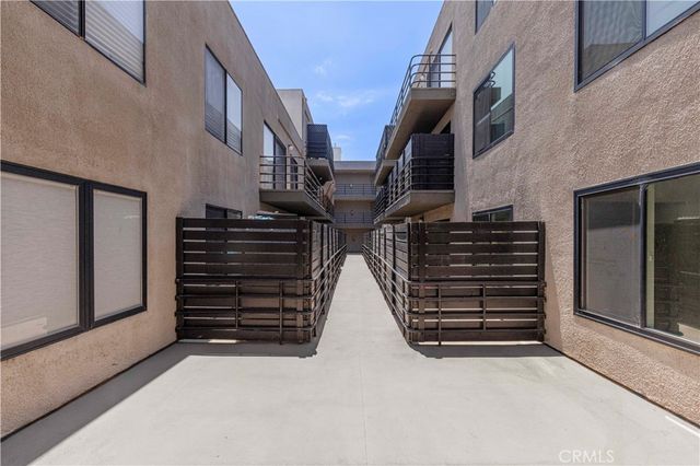 2121 Beloit Avenue 112, Los Angeles, CA 90025