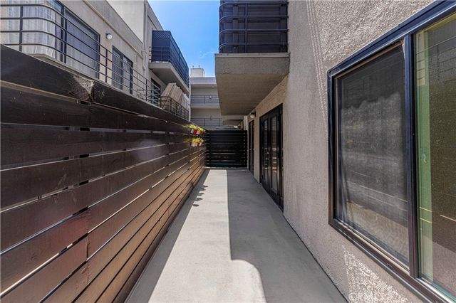 2121 Beloit Avenue 112, Los Angeles, CA 90025
