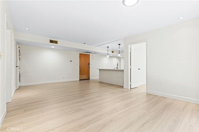 2121 Beloit Avenue 112, Los Angeles, CA 90025
