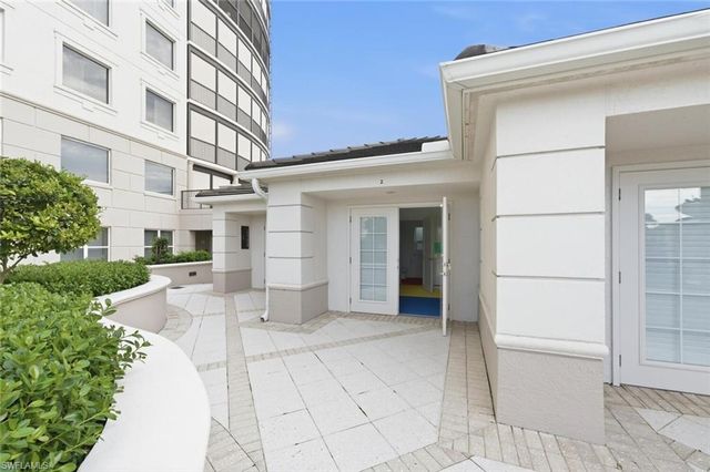 8665 Bay Colony DR # 2003, Naples, FL 34108