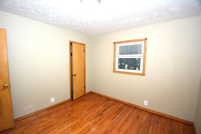 1919 W Rita Ave, Wichita, KS 67213