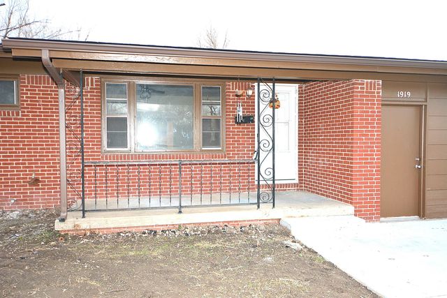 1919 W Rita Ave, Wichita, KS 67213