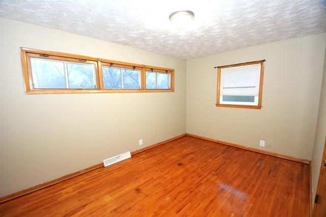 1919 W Rita Ave, Wichita, KS 67213