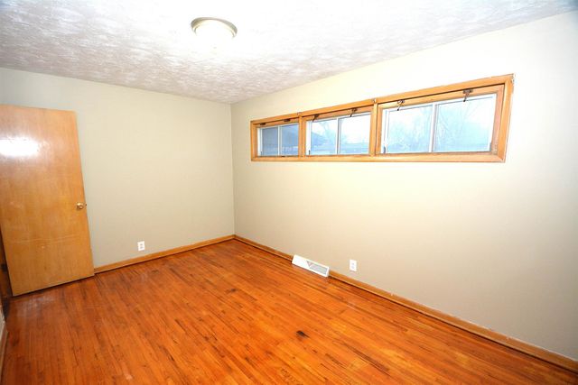 1919 W Rita Ave, Wichita, KS 67213