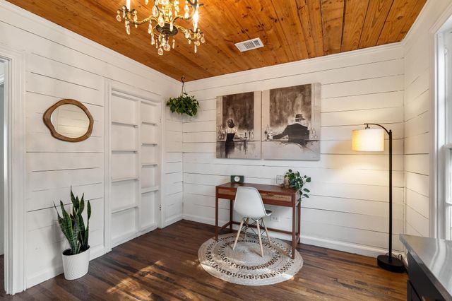 1707 LEXINGTON ST, Taylor, TX 76574