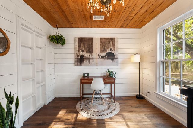 1707 LEXINGTON ST, Taylor, TX 76574