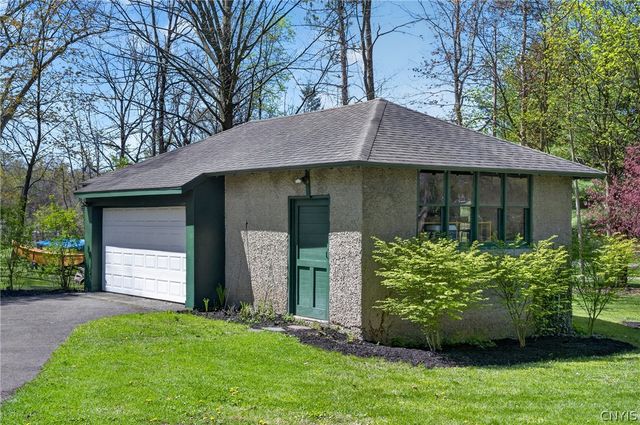 410 Salt Springs Road, Manlius, NY 13066