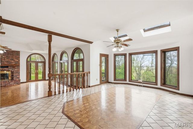 18230 Hager Lane, Chesterfield, MO 63005