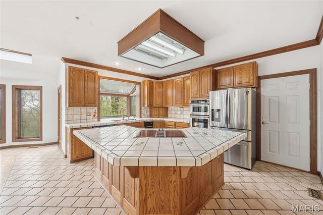 18230 Hager Lane, Chesterfield, MO 63005