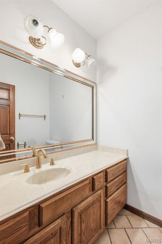 18230 Hager Lane, Chesterfield, MO 63005