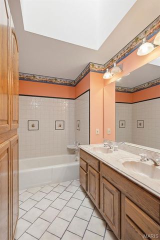 18230 Hager Lane, Chesterfield, MO 63005