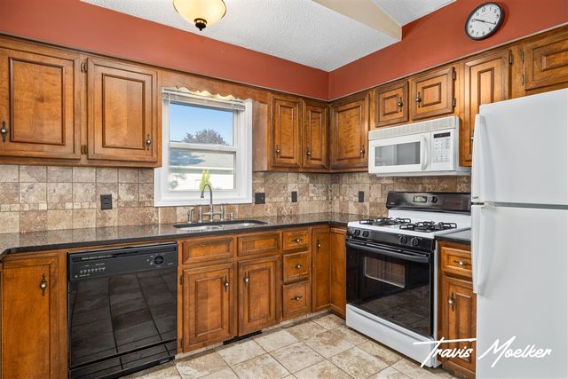 4582 Sutton Place, Grandville, MI 49418