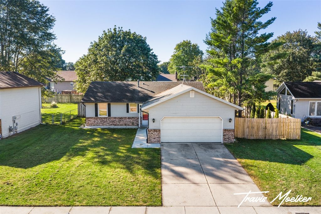 4582 Sutton Place, Grandville, MI 49418