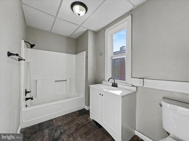 830 E PHILADELPHIA ST, York, PA 17403