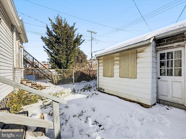 830 E PHILADELPHIA ST, York, PA 17403