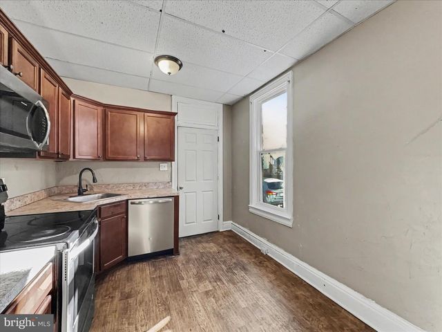 830 E PHILADELPHIA ST, York, PA 17403