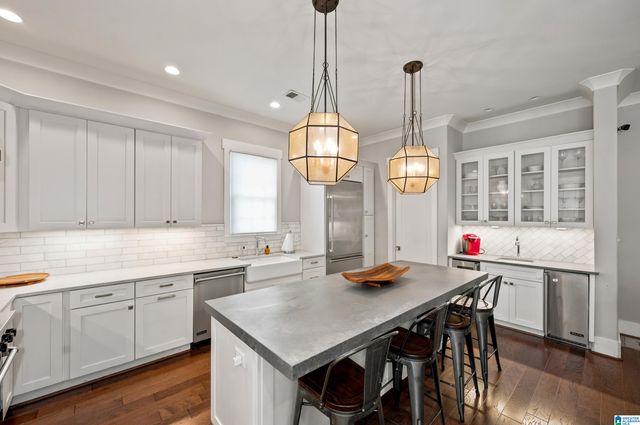 871 SOUTHBEND LANE, Vestavia Hills, AL 35216