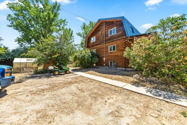 14211 Lake Shore Dr., Nampa, ID 83686
