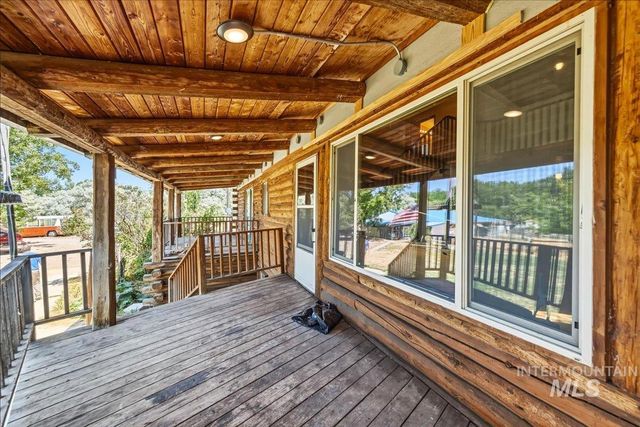 14211 Lake Shore Dr., Nampa, ID 83686