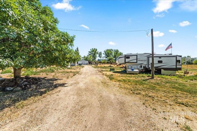 14211 Lake Shore Dr., Nampa, ID 83686