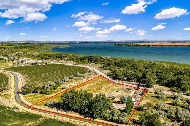 14211 Lake Shore Dr., Nampa, ID 83686
