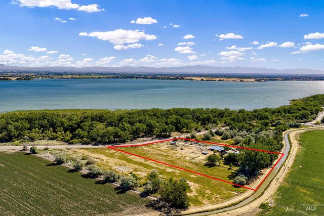 14211 Lake Shore Dr., Nampa, ID 83686