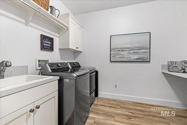 390 Fox Lantern Ct, Middleton, ID 83644