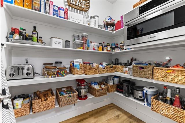 390 Fox Lantern Ct, Middleton, ID 83644