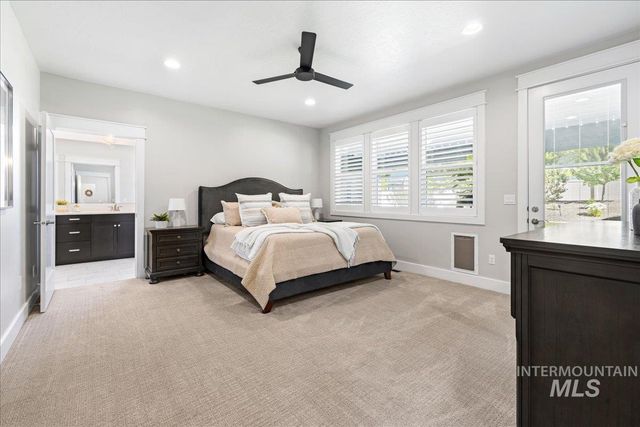 390 Fox Lantern Ct, Middleton, ID 83644