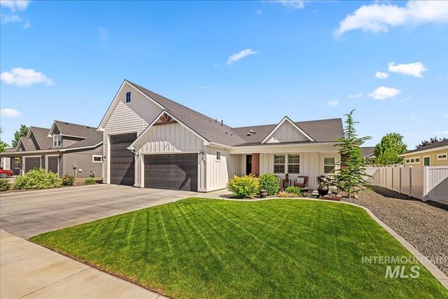 390 Fox Lantern Ct, Middleton, ID 83644