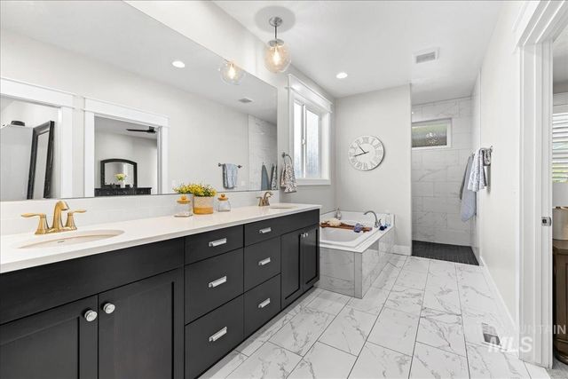 390 Fox Lantern Ct, Middleton, ID 83644