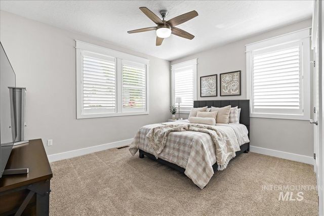 390 Fox Lantern Ct, Middleton, ID 83644