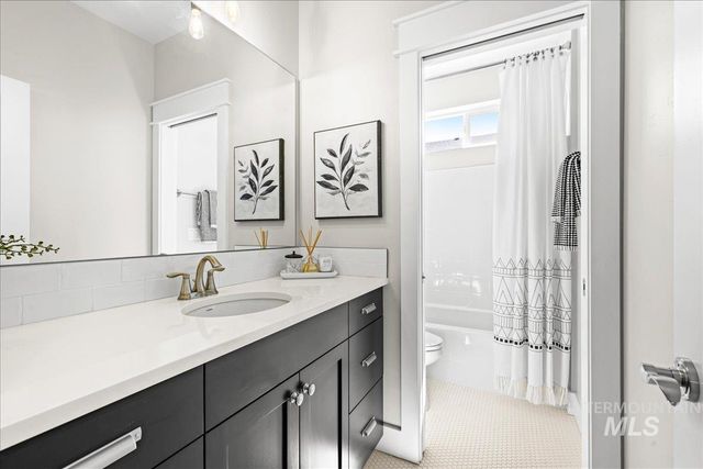 390 Fox Lantern Ct, Middleton, ID 83644