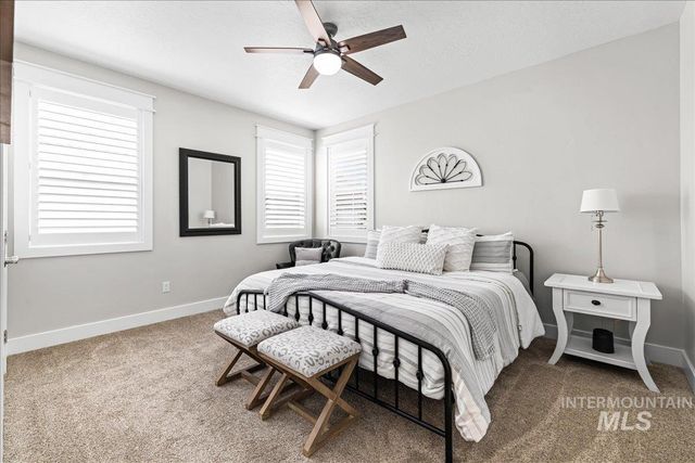 390 Fox Lantern Ct, Middleton, ID 83644