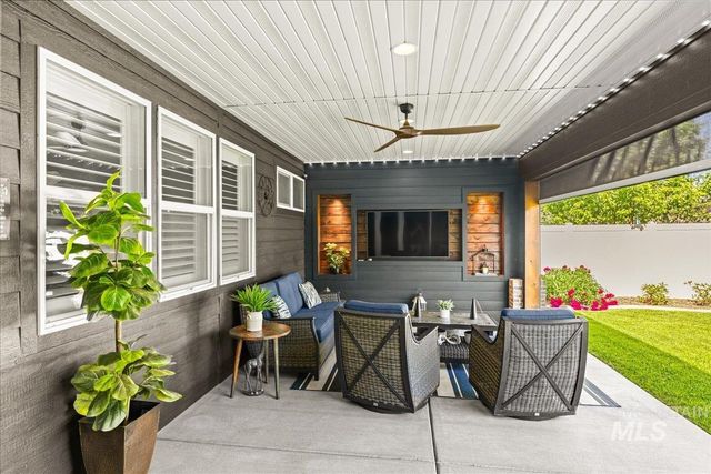 390 Fox Lantern Ct, Middleton, ID 83644