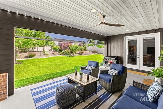 390 Fox Lantern Ct, Middleton, ID 83644