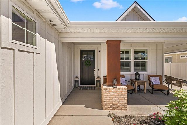 390 Fox Lantern Ct, Middleton, ID 83644