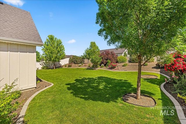 390 Fox Lantern Ct, Middleton, ID 83644