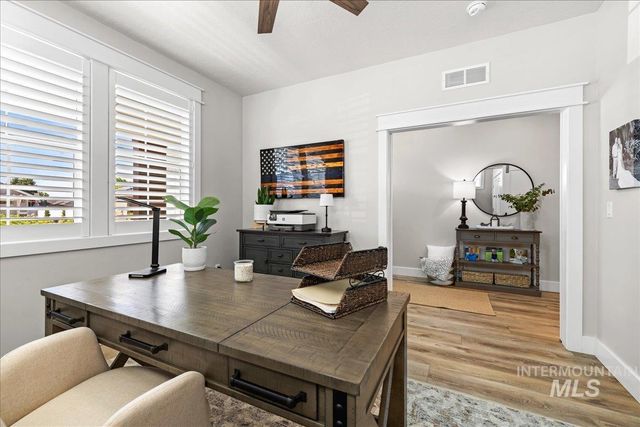 390 Fox Lantern Ct, Middleton, ID 83644