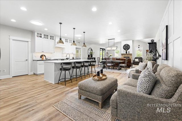 390 Fox Lantern Ct, Middleton, ID 83644