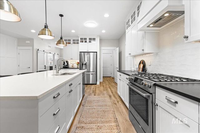 390 Fox Lantern Ct, Middleton, ID 83644