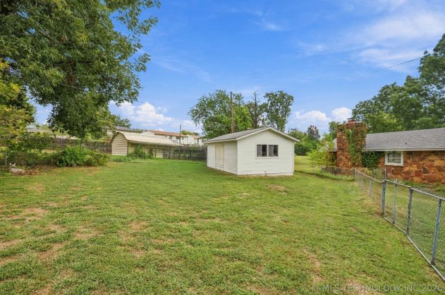 1117 Pin Oak Court, Sand Springs, OK 74063
