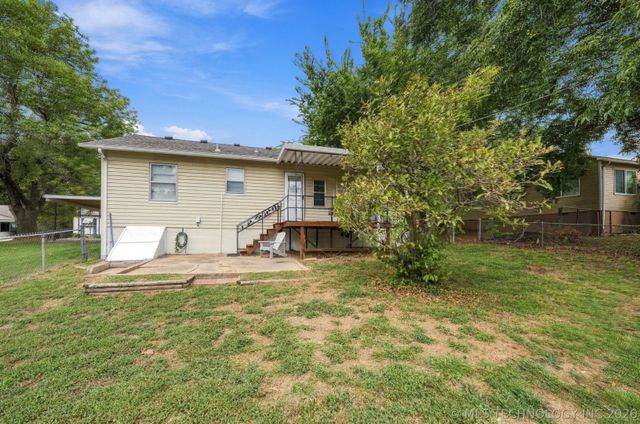 1117 Pin Oak Court, Sand Springs, OK 74063