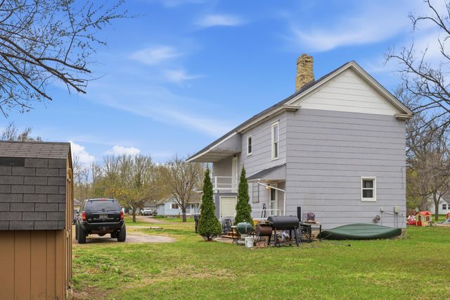 331 3rd E Street, Monticello, MN 55362