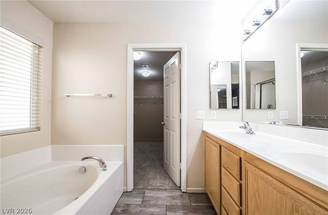 3925 MEADOW FOXTAIL Drive, Las Vegas, NV 89122