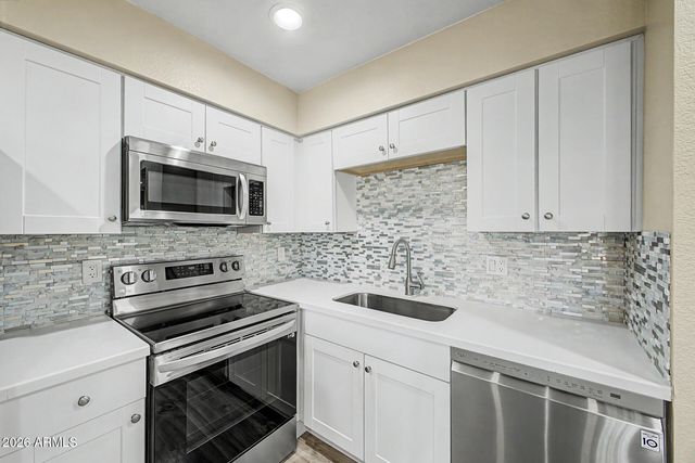 4901 S CALLE LOS CERROS Drive 225, Tempe, AZ 85282